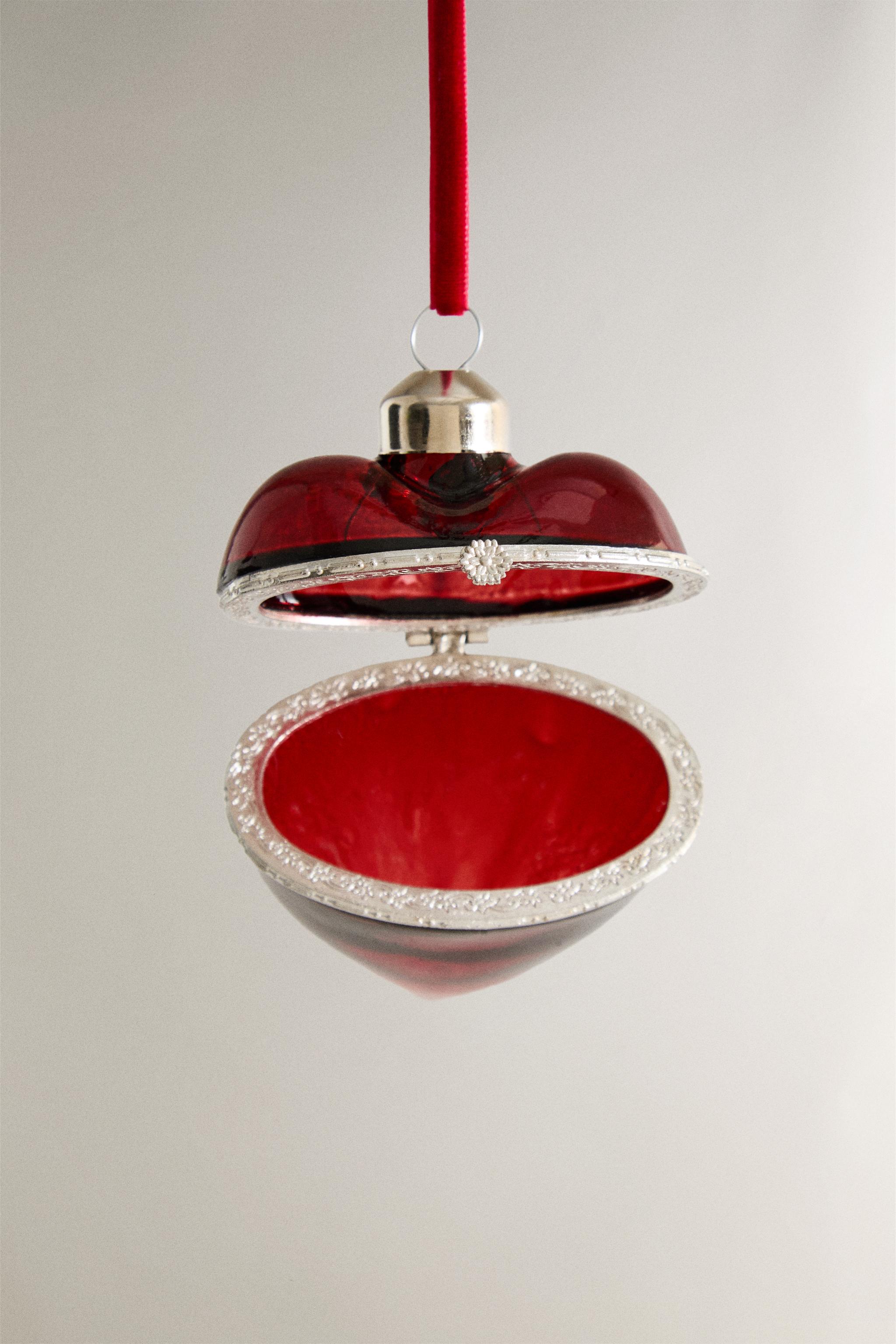 HEART BOX CHRISTMAS TREE ORNAMENT